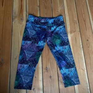 ONZIE CAPRI PANT PRISM LEGGING SIZE LARGE